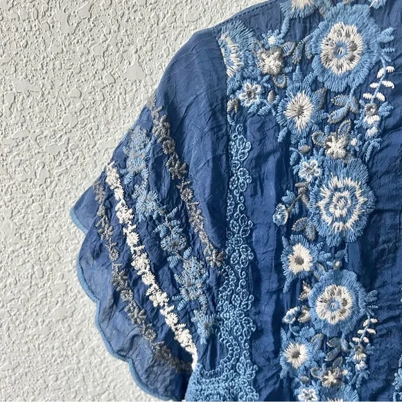 NEW Johnny Was Kones Tunic Size XS Blue Embroidered Top Boho Short Sleeve - Picture 2 of 9